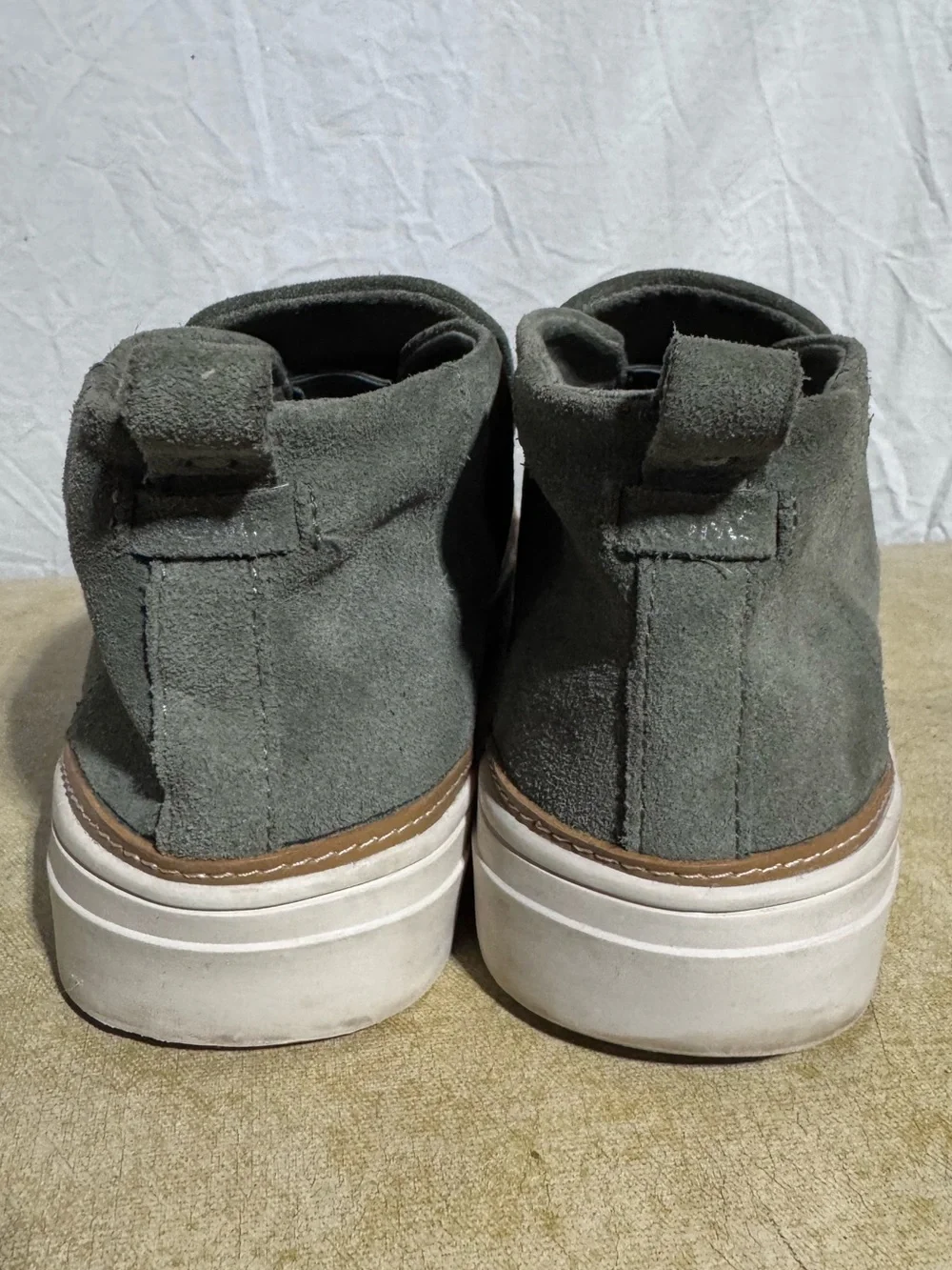 Toms adorable suede